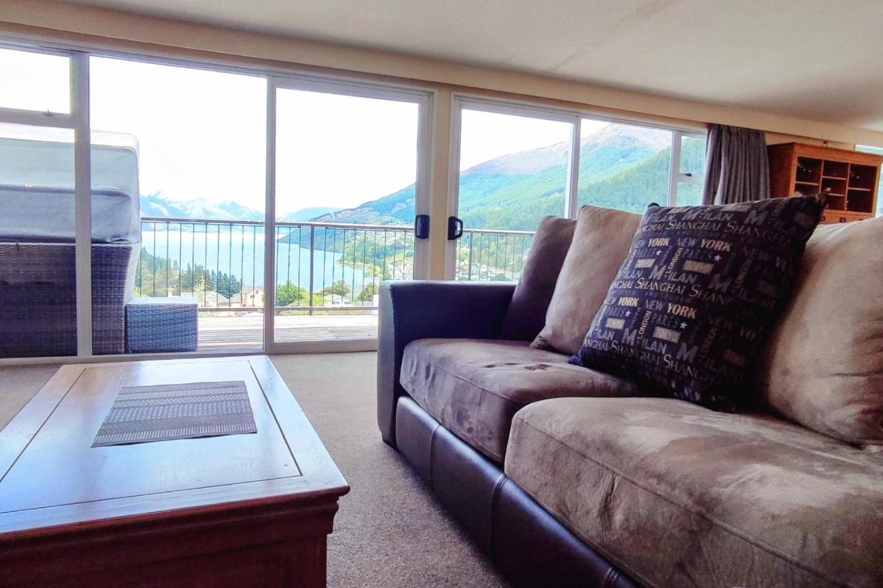 Spacious Home With Awesome Lake Views Queenstown Extérieur photo